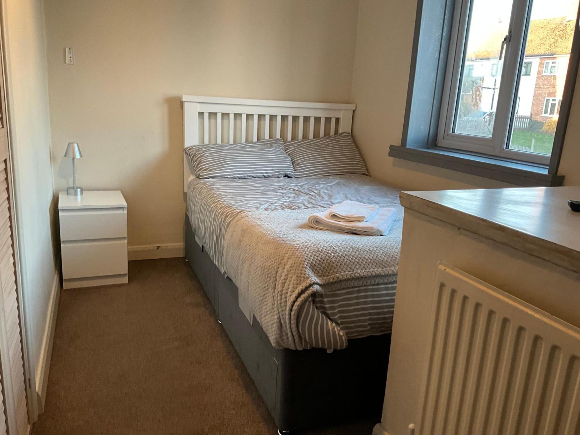 Comfy, Cosy Small Double With Wi-Fi Earley Экстерьер фото